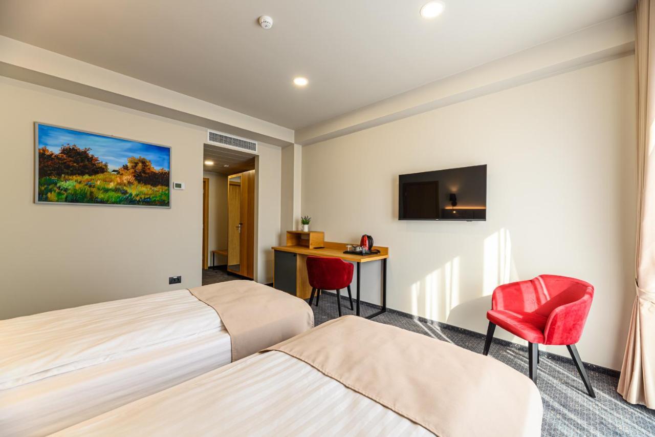 Hotel Dukat Ґурагумора Екстер'єр фото