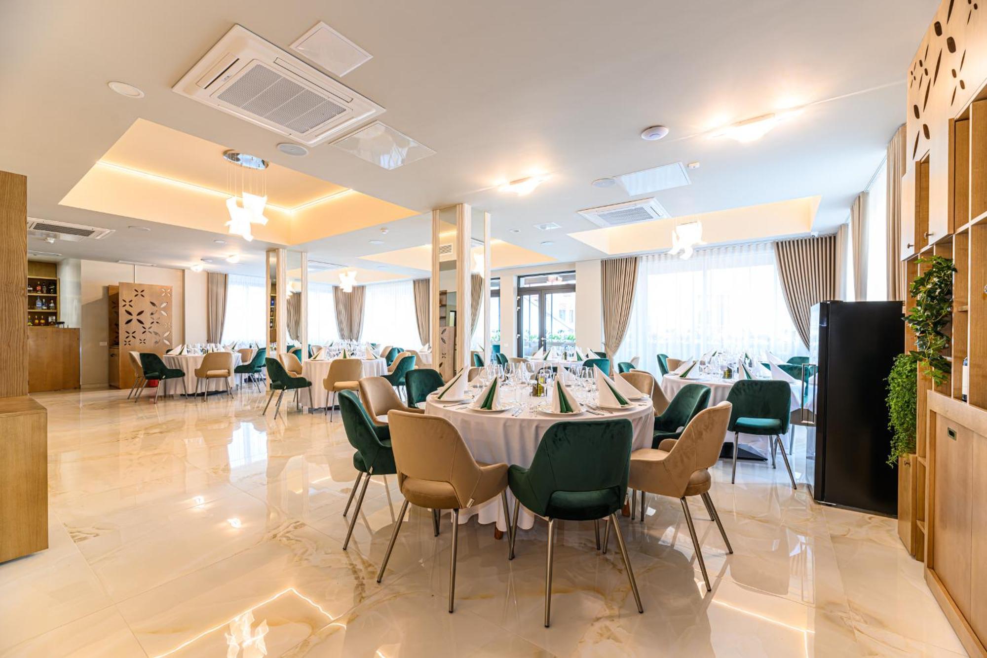 Hotel Dukat Ґурагумора Екстер'єр фото