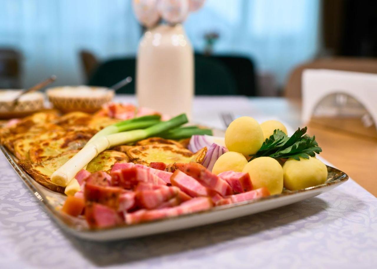 Hotel Dukat Ґурагумора Екстер'єр фото